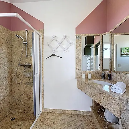 Appartement Veyre-Monton Daire *